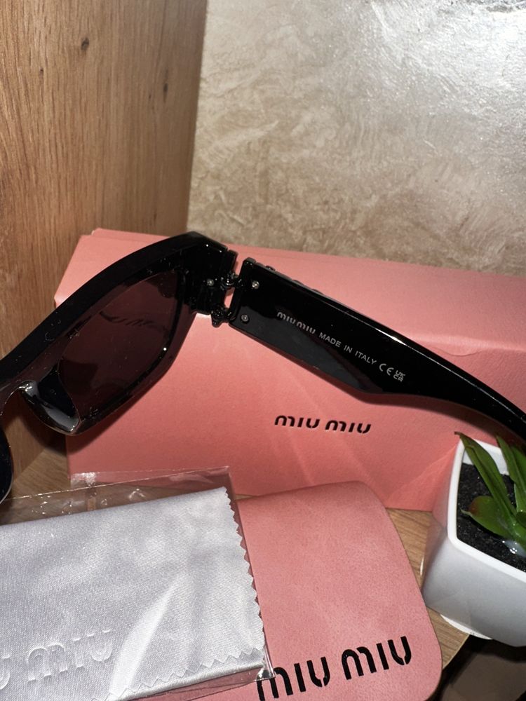 Слънчеви очила Miu miu