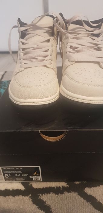 Adidasi Nike Jordan 1    marimea 42