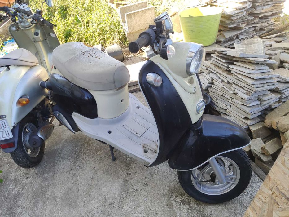 Скутер за части, почти не е каран, дефектира след дълъг престой.