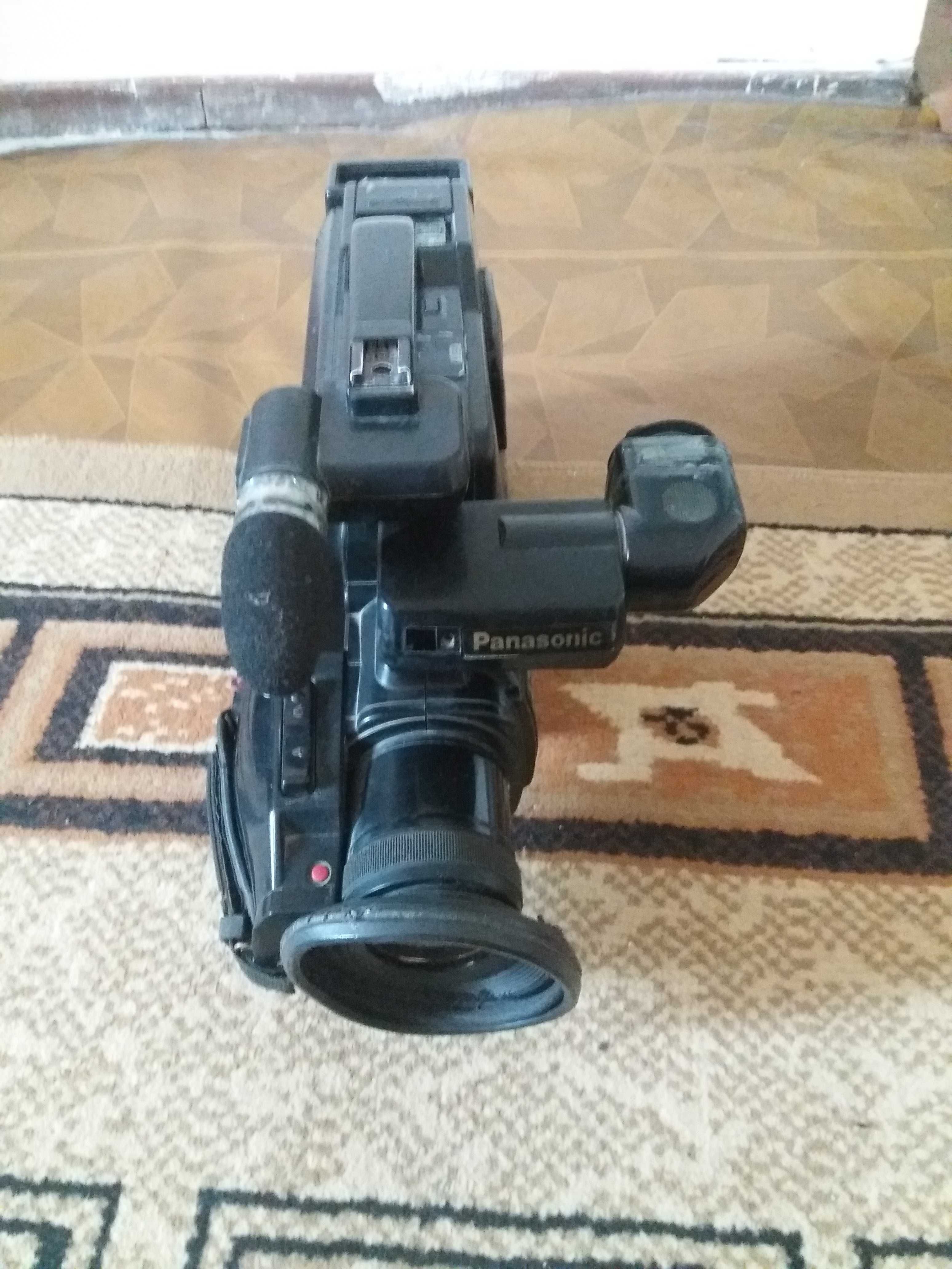 PANASONIC 3000 Video Kamera Satiladi 300мын сом келисемиз