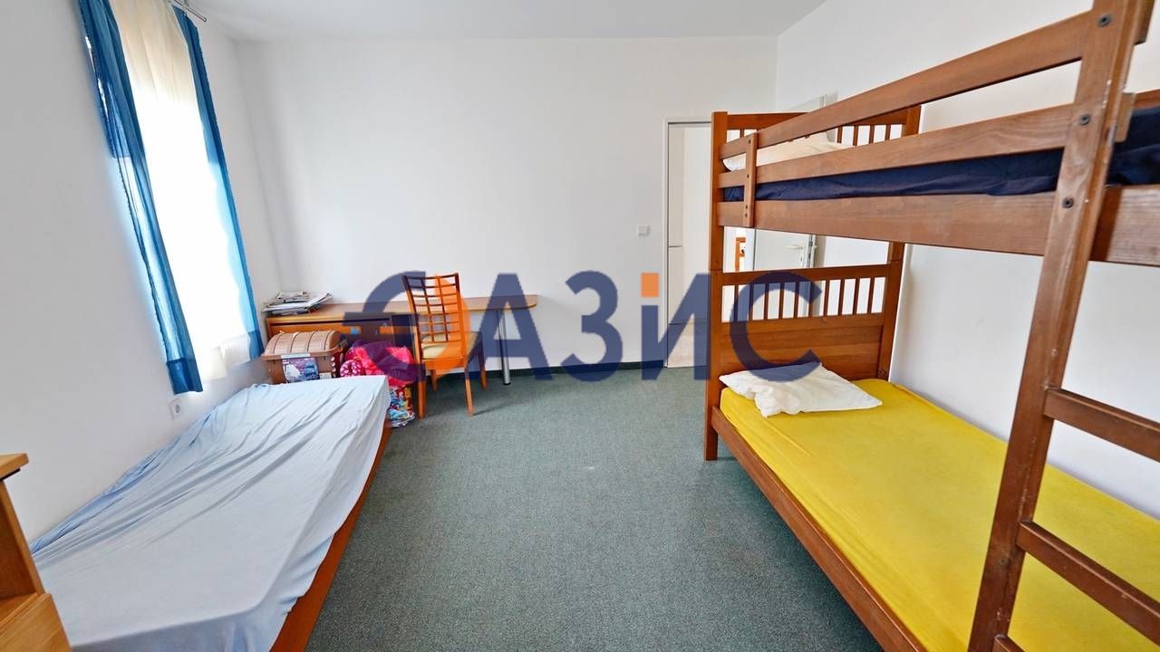 Апартамент с две спални с изглед към морето в комплекс Марина Кейп в