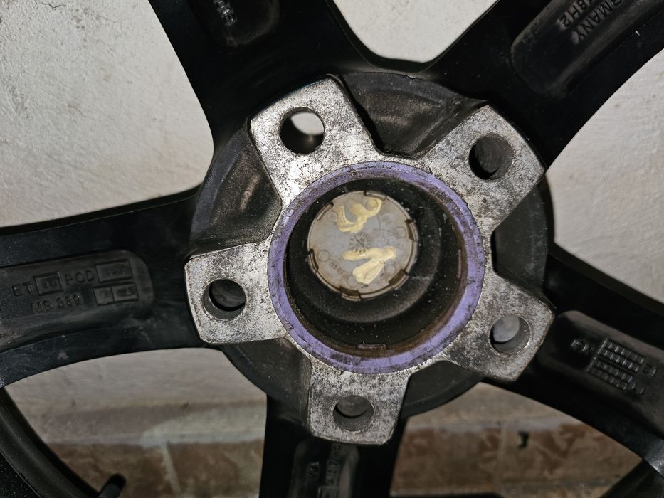 Джанти 18 цола 5 х120 със зимни гуми за BMW