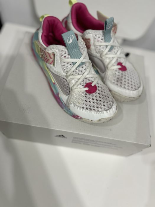 Pantofi sport vara ‘ decathlon marca ,marimea 34