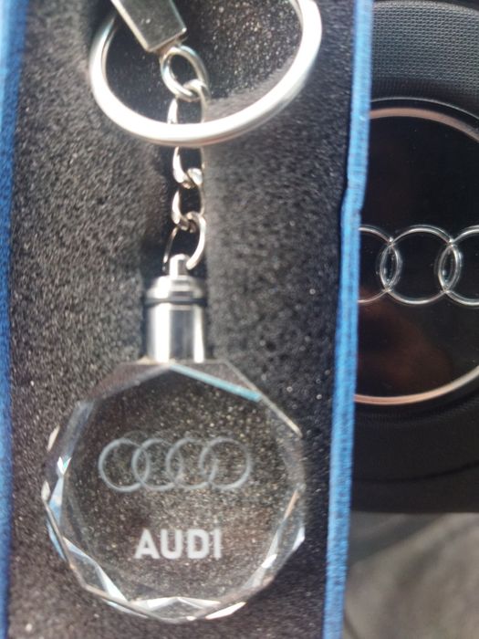 Продам брелок для ключей