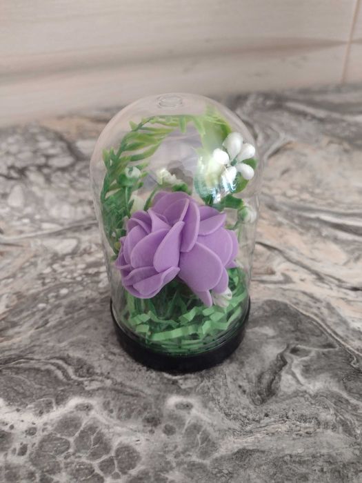 Diverse aranjamente și lumânări din ceară