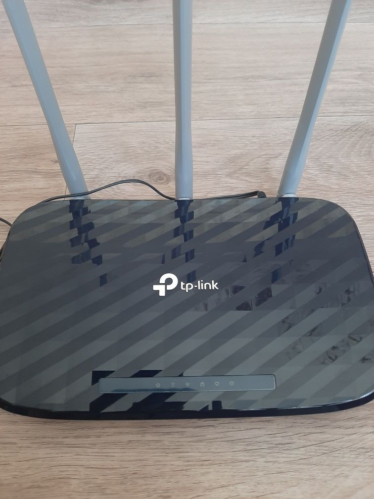 Двухдиапазонный WI Fi  роутер