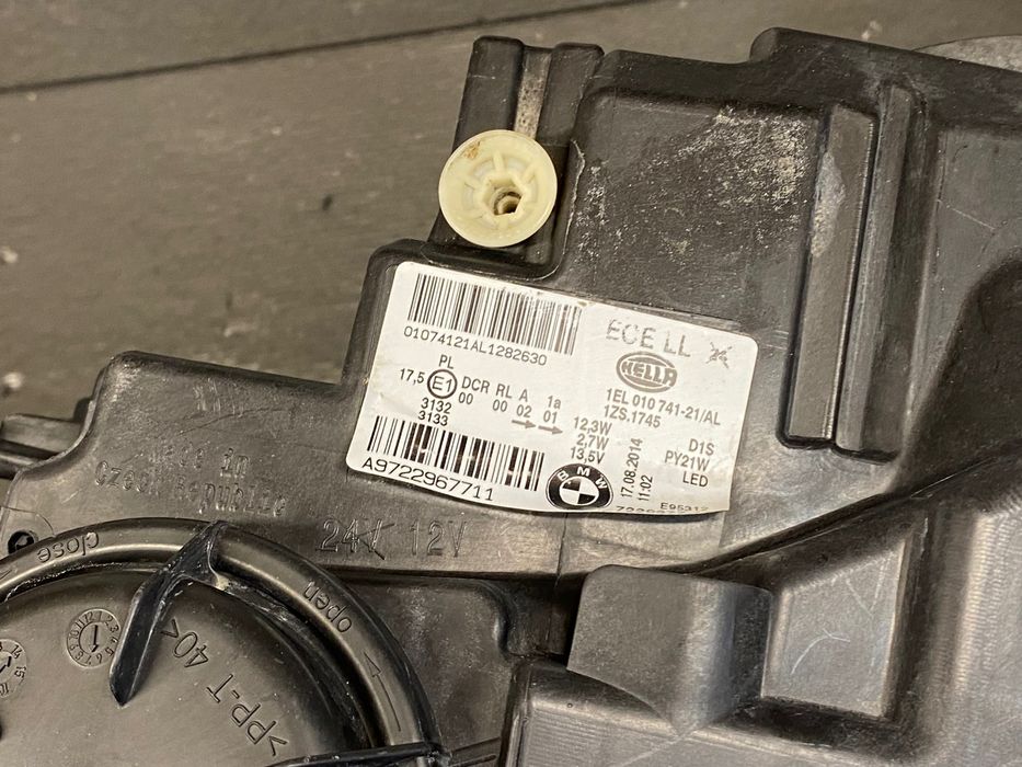 Far Faruri Bmw seria 1 F20 Bixenon