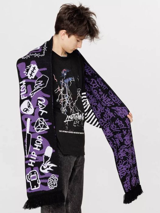 Черно-фиолетовый шарф