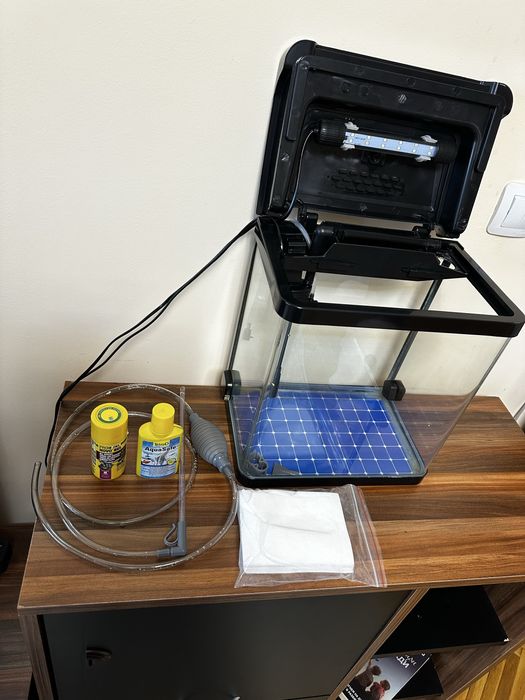 Оборудван аквариум + подаръци