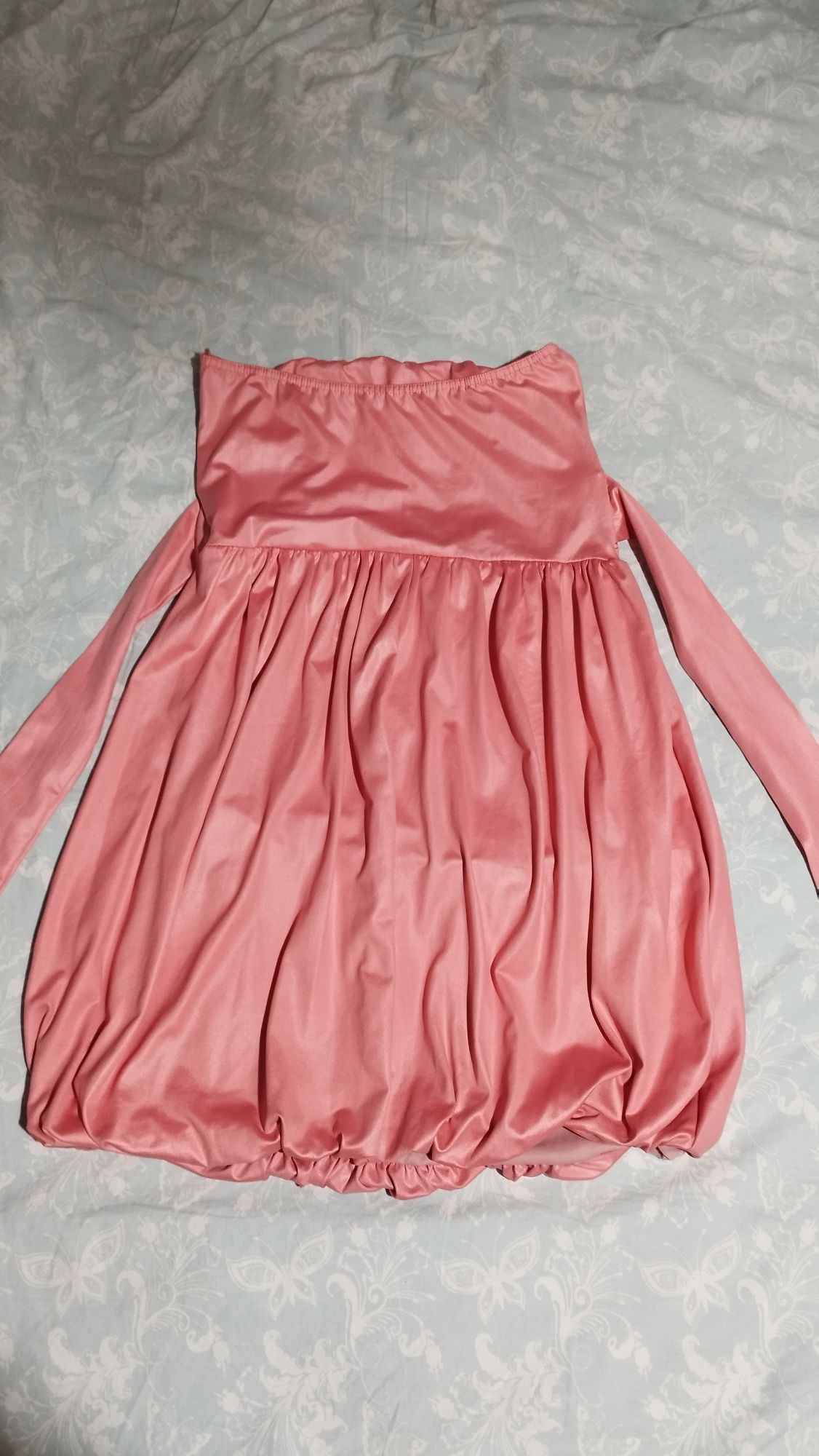Розова рокля тип балон