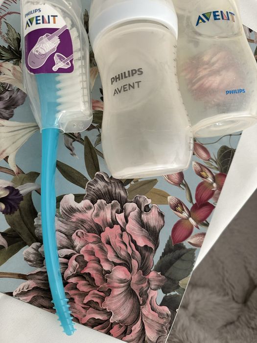 Avent две шилета 330ml и 260ml и четка
