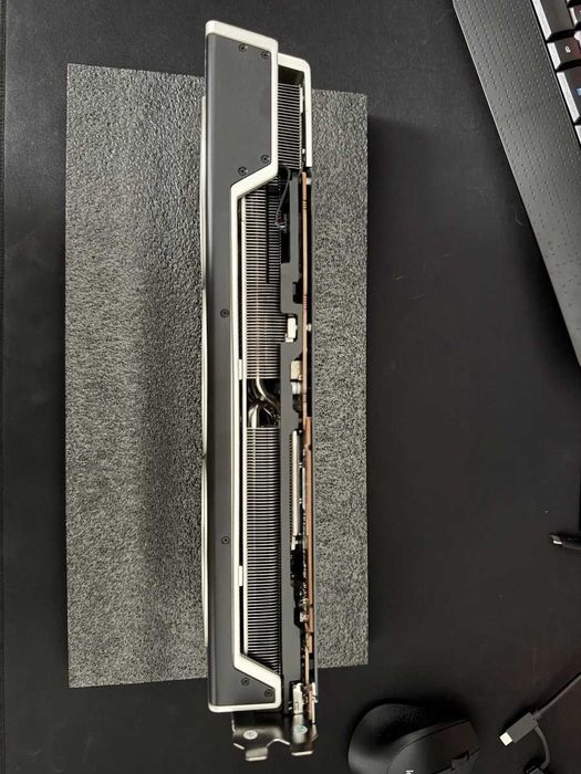 Placă video XFX RX 6800 XT – 16 GB GDDR6