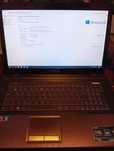 Laptop asus cu mici defecte