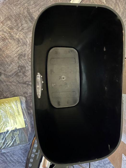 Distrugator documente Amazon Basics