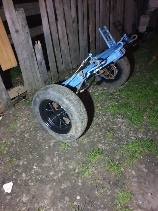 Vând caruta făcută nouă