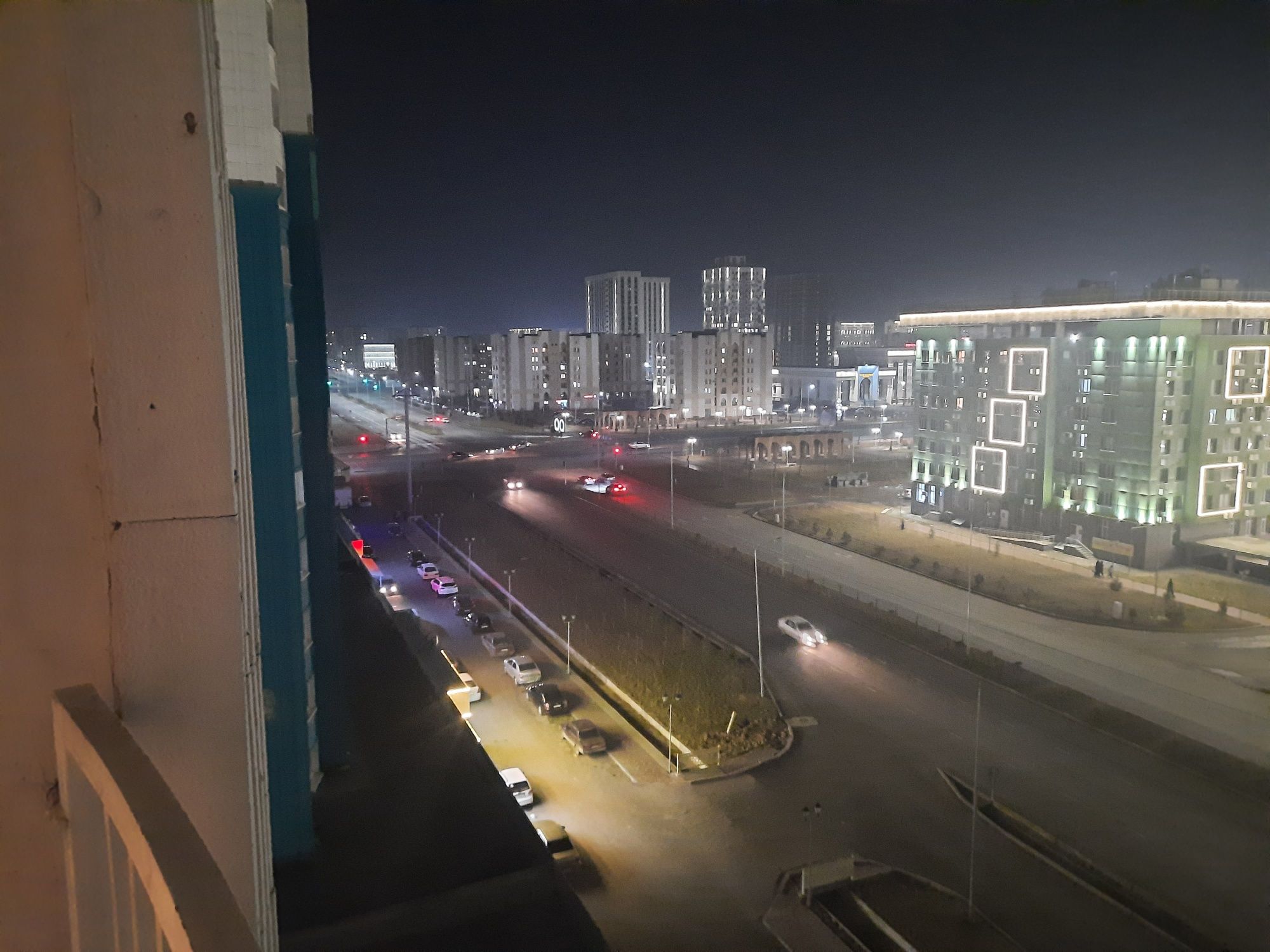 Түркістан қаласында, жаңа қала мөлтек ауданында үш бөлмелі пәтер ұзақ