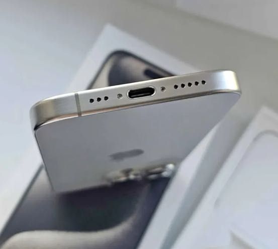 iPhone 15 Pro White (256 GB)