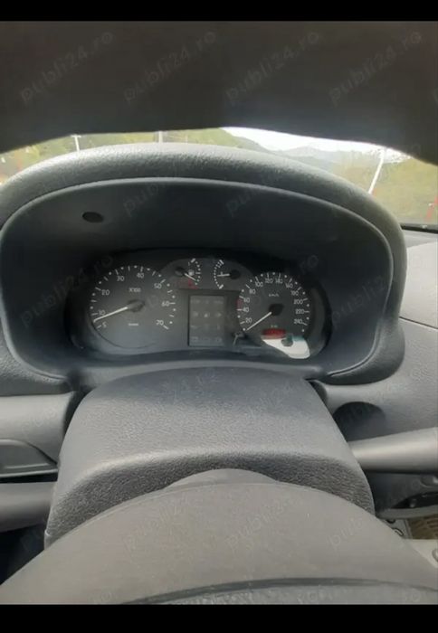 Renault Clio 2001.