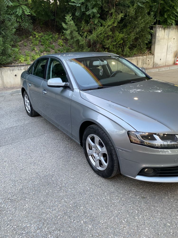 Audi a4 2.0 tfsi 2011 г.