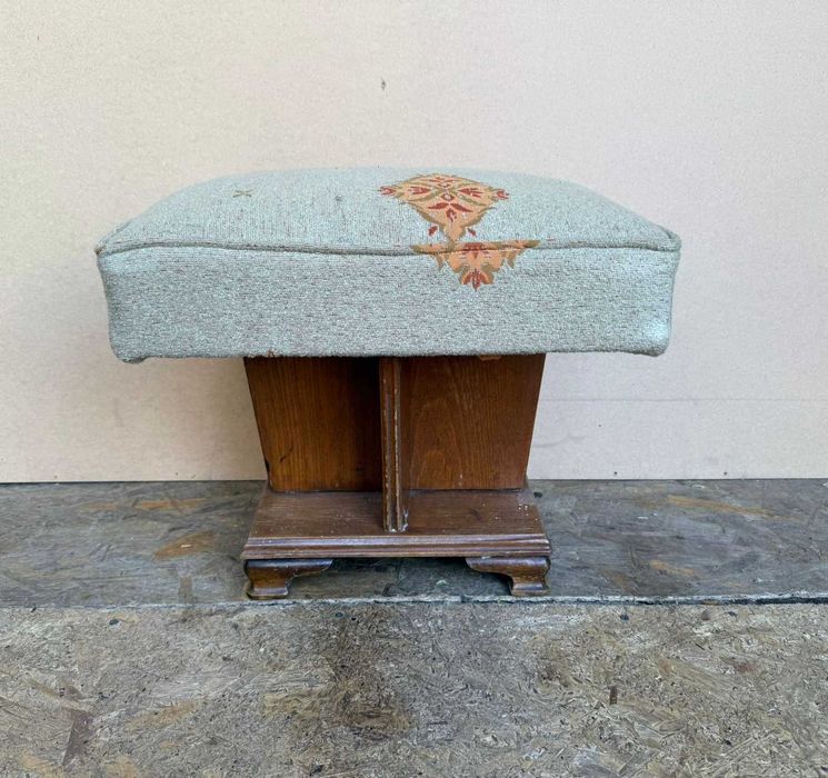 Taburet Vintage cu sezut tapitat 48x38 cm; Scaunel