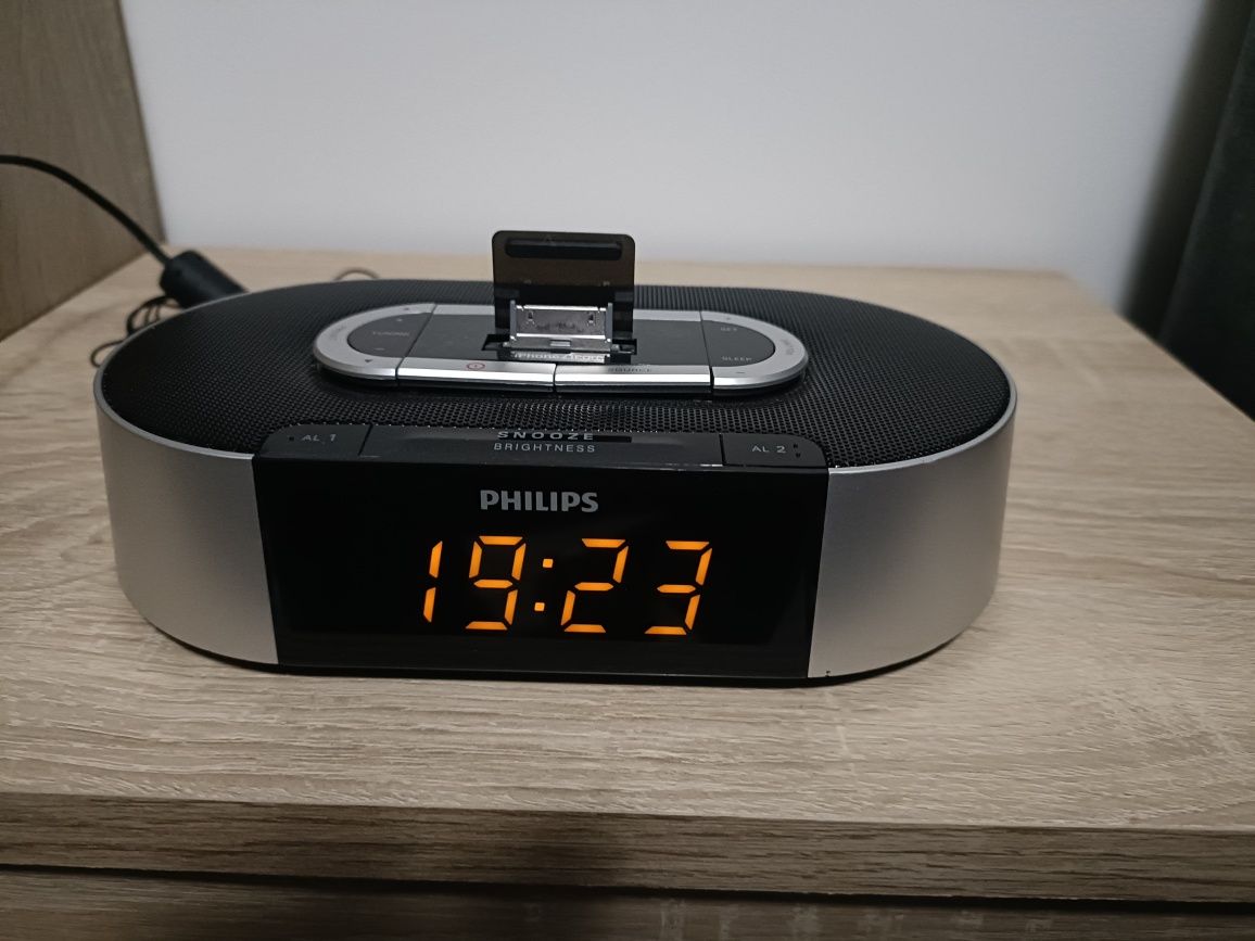 Philips AJ 7030 D, radio fm, dock ipod, iphone, ceas, alarma