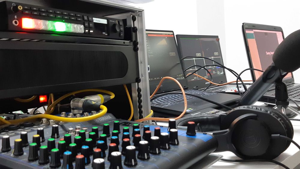 KIT MIXER AUDIO VIDEO PROFESIONAL filmare si transmisie cu 8 camere