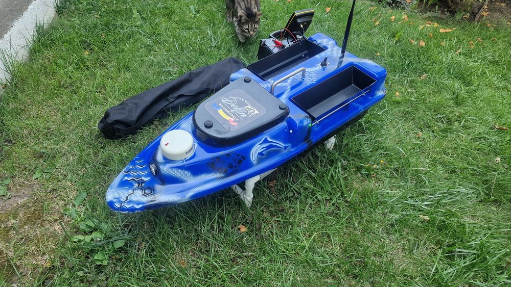 Navomodel Delfin - barca de viteza, baterie LiPo