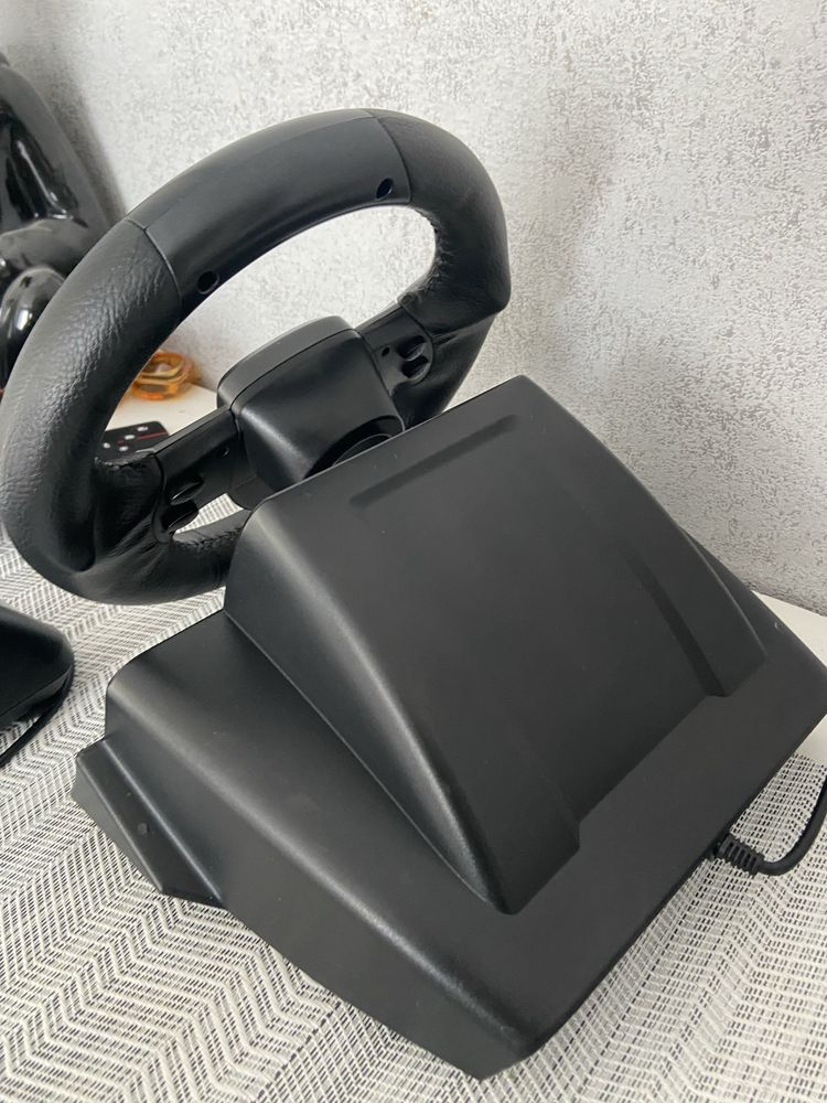 Волан С Педали Genius TwinWheel 900° Force Feedback PC/PS3