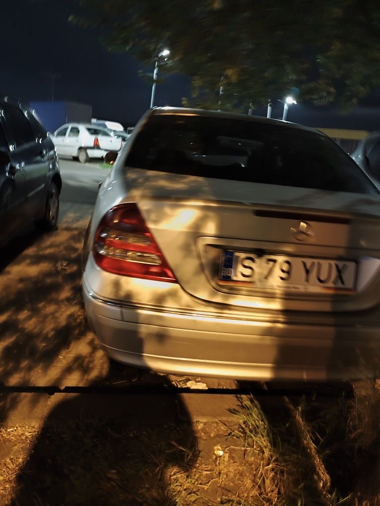 Vând Mercedes w203