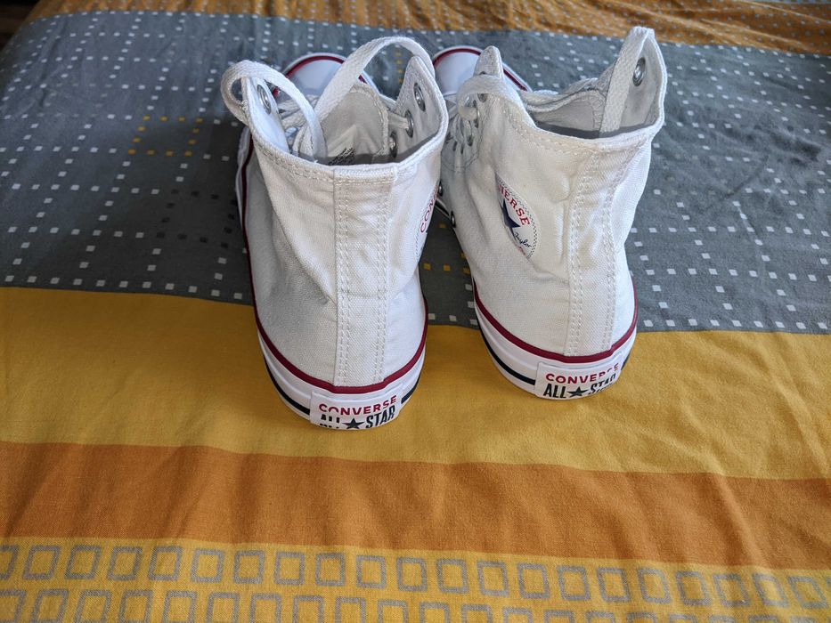 Бели класически кецове Converse