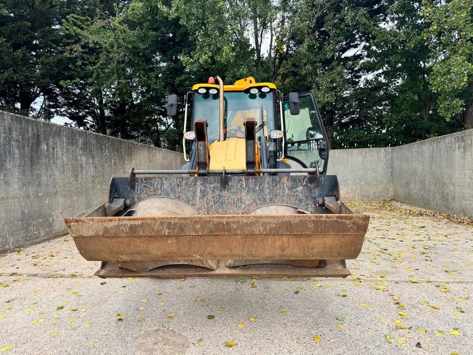 JCB 3CX Buldoexcavator JCB 3CX din anul 2019 , finantabil 4 ani