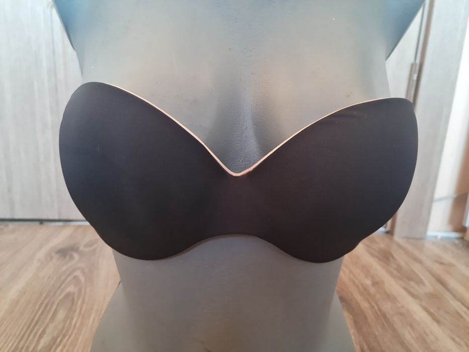 Сутиени CK бански la perla