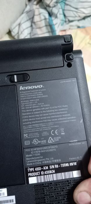 Vând  leptop Lenovo s10