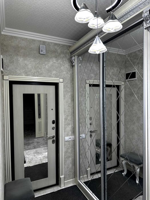 Кушбеги 3 ...2/2/5 два балкона, с ремонтом, с обстановкой. 64 кв