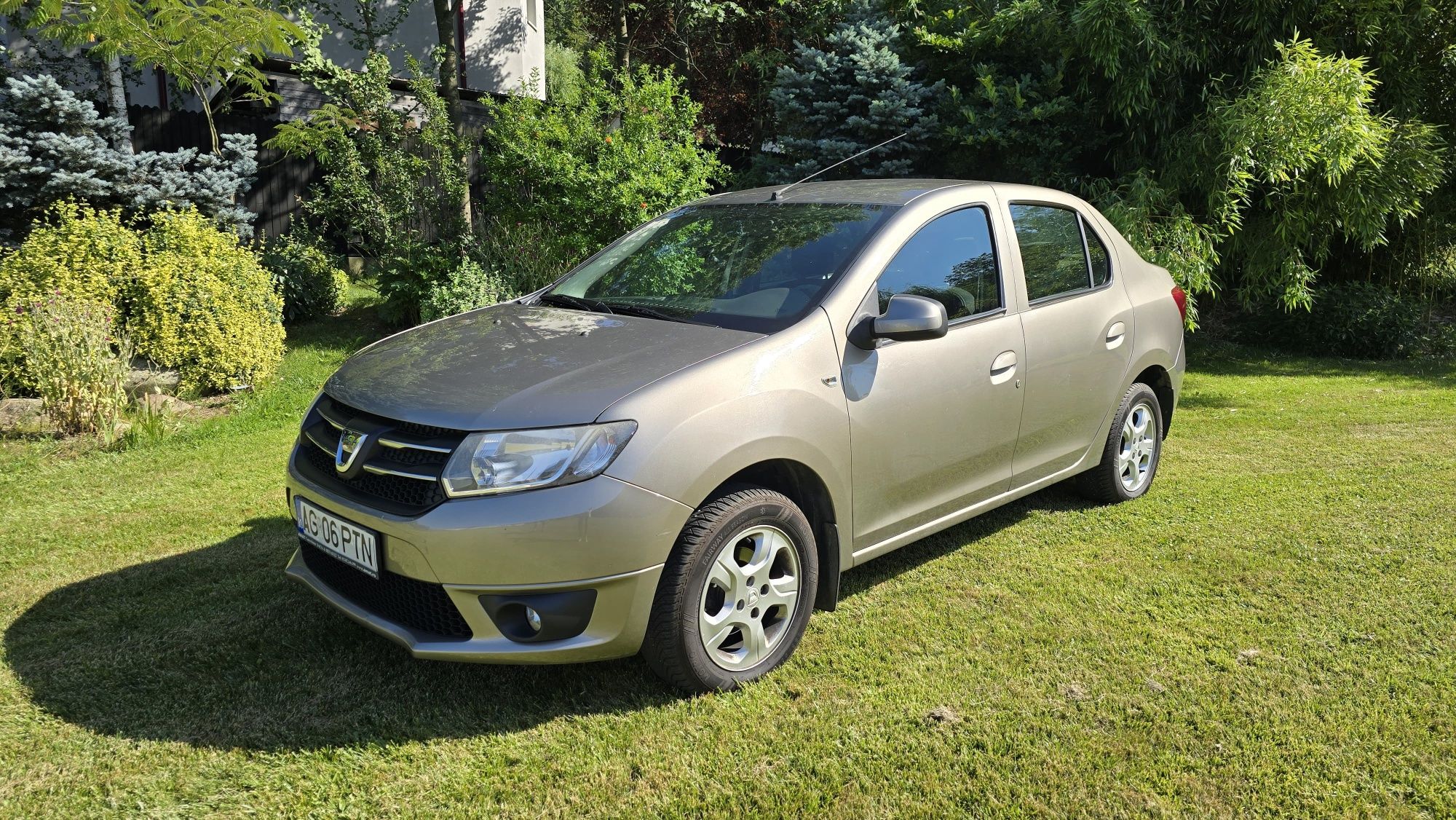 Vând Dacia Logan 2013