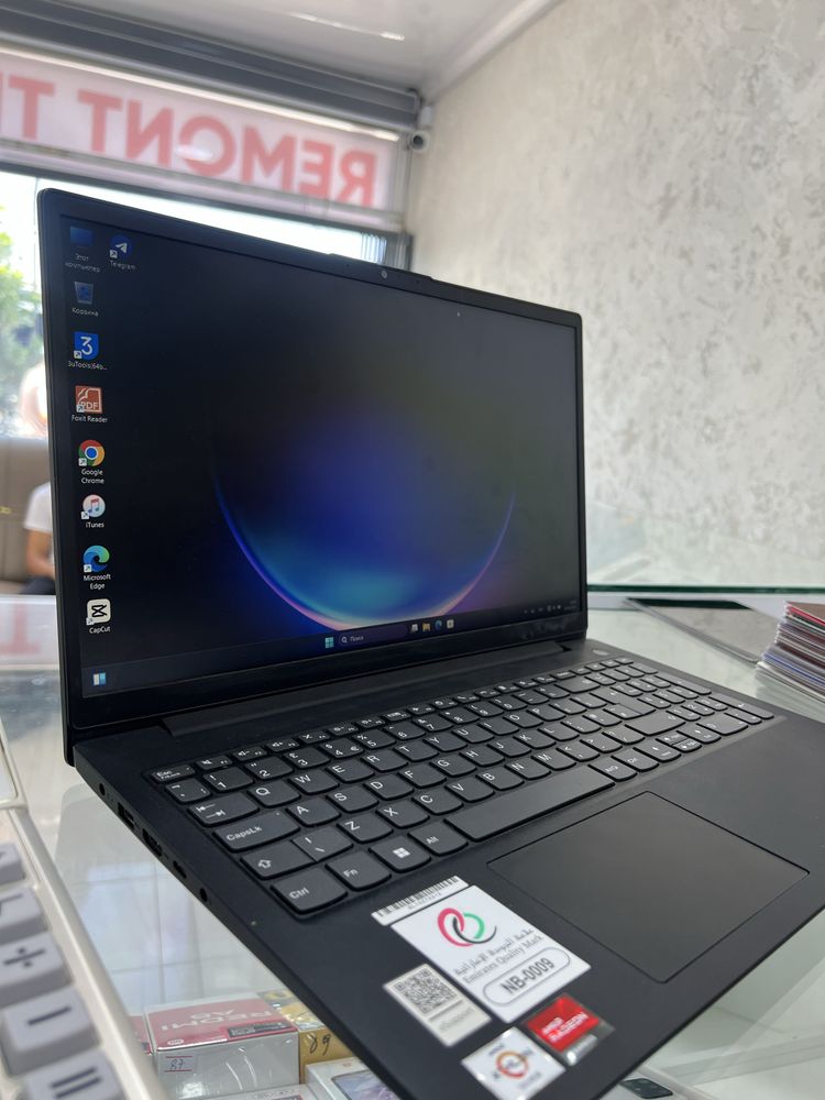 Lenovo noutbook athlon silver 7120u with Radeon graphics 2.40ghz