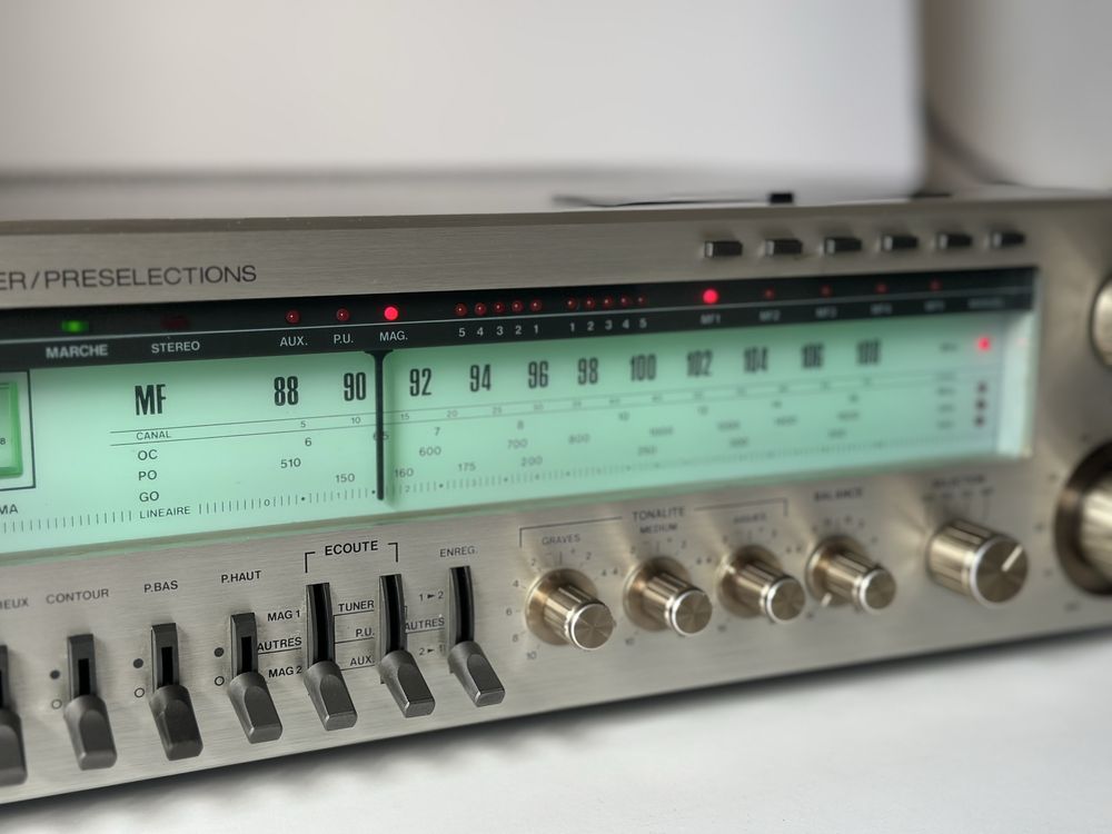 Amplificator Tuner ITT HiFi 8033 Model Vintage Sunet Desebit