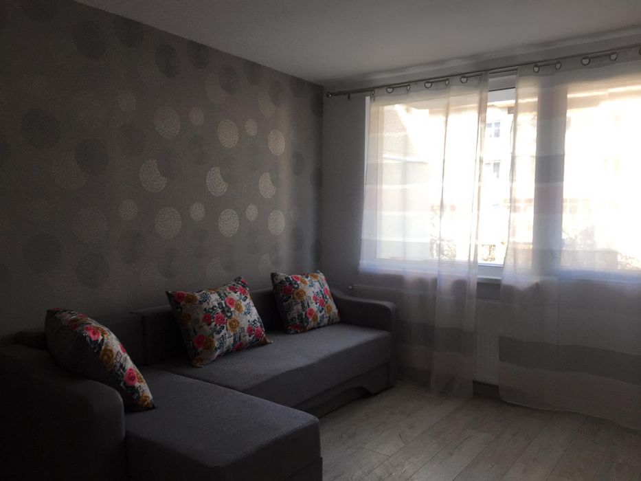 Inchiriez apartament 2 camere 52mp decomandat zona Asirom