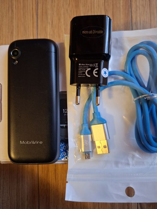 Telefon seniori model nou.