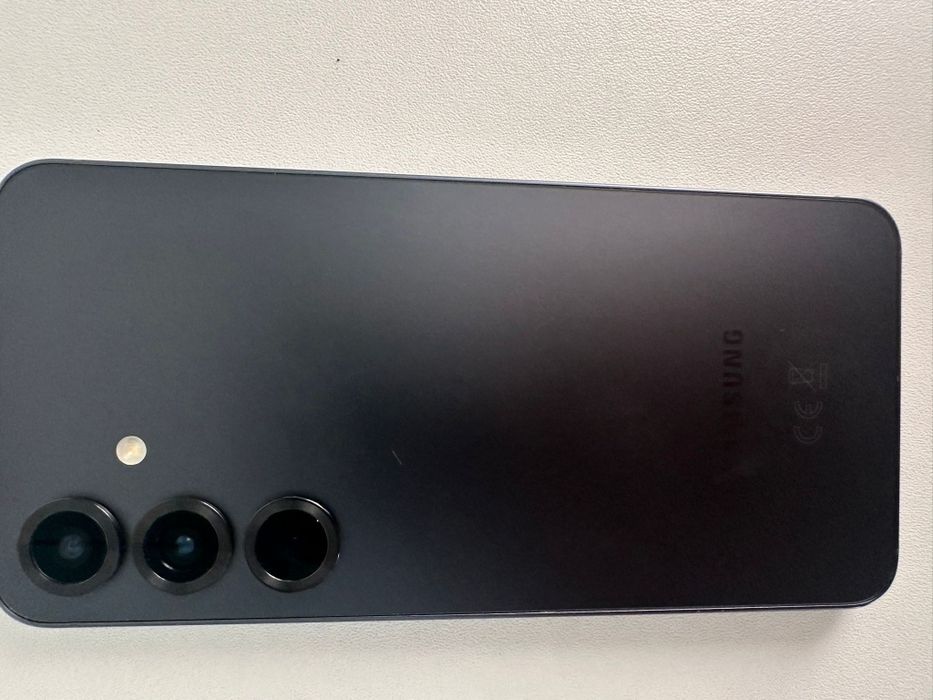 Telefon SAMSUNG S25 17incarcari ca nou! predare persoana Adj