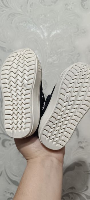 Продаются ботиночки зимние