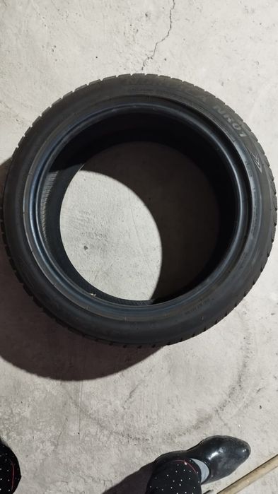 Шины зимние 4 шт размер 18