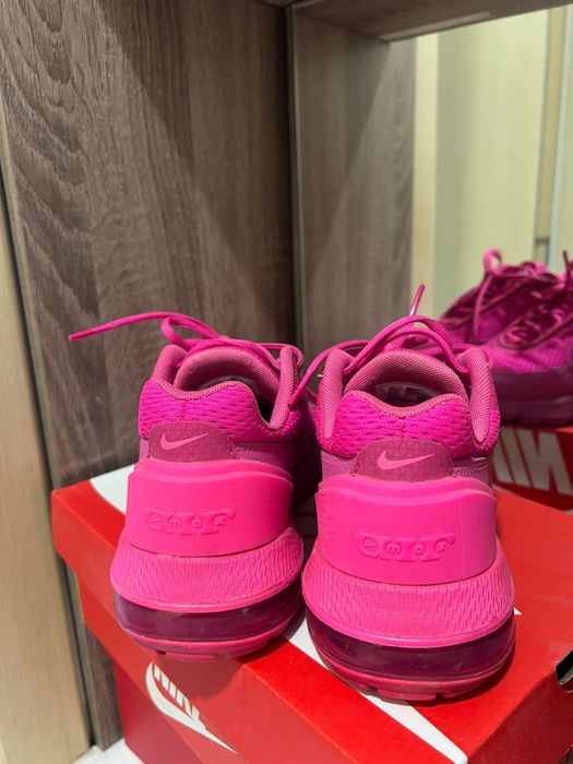 Дамски маратонки Nike