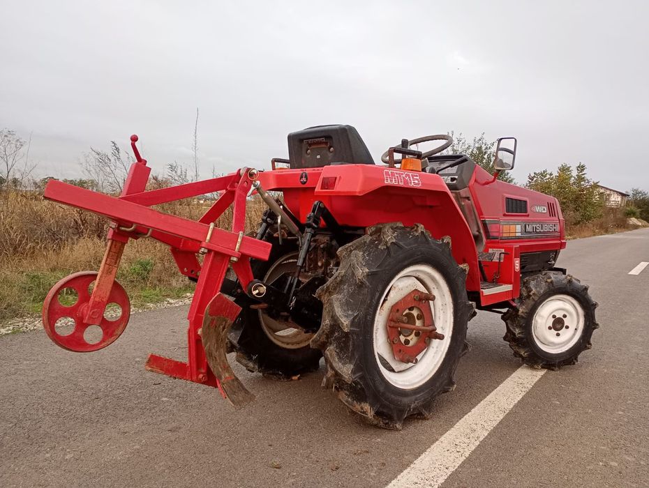 Tractor/tractoras  japonez + plug