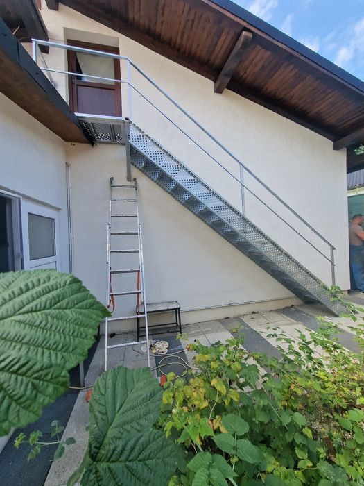 Scari metalice galvanizate