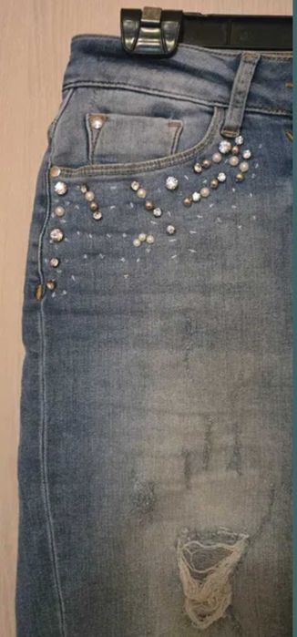 Дамски дънкови поли , едната  Kensol. По 25 лв.