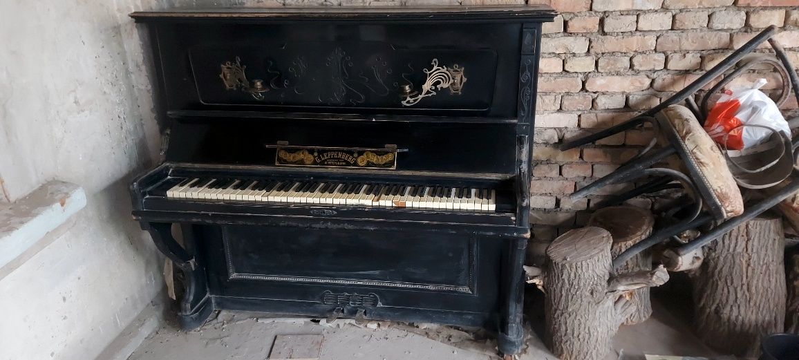 Продаётся антикварное пианино 1888 года "Леппенберг"