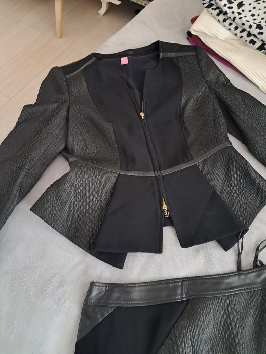 Продам костюм офисный,