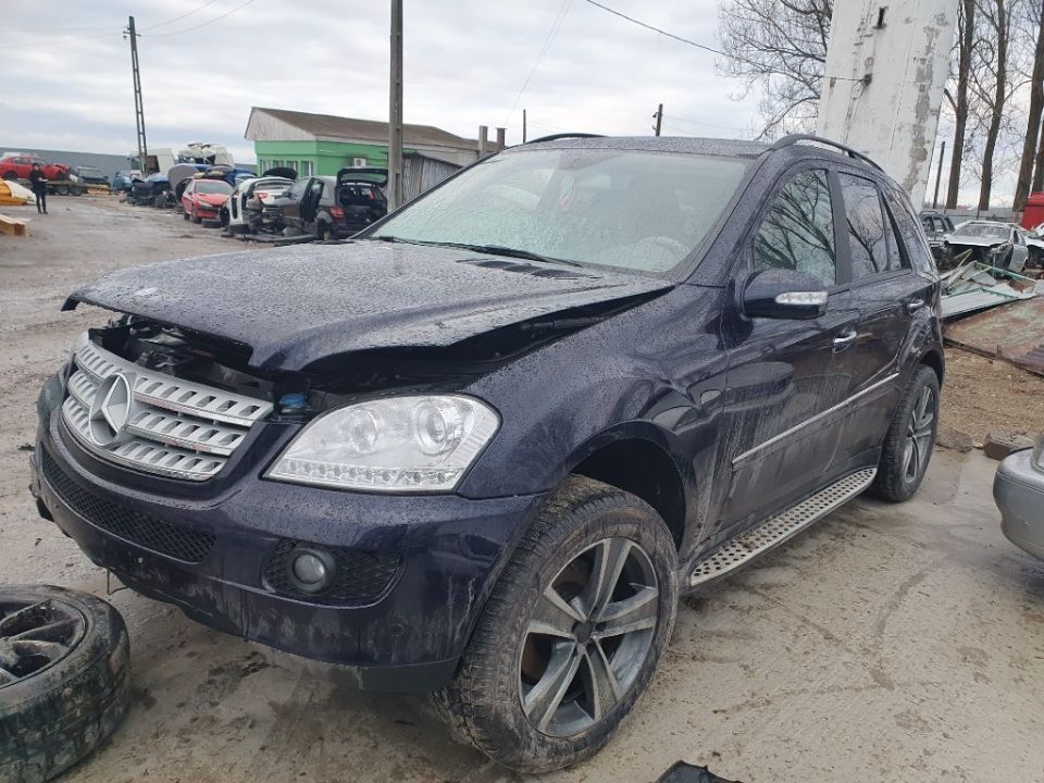 Dezmembrez Mercedes Ml w164 motor 3.0cdi 165kw 224cp cod om642 dezmembrari piese jante r19