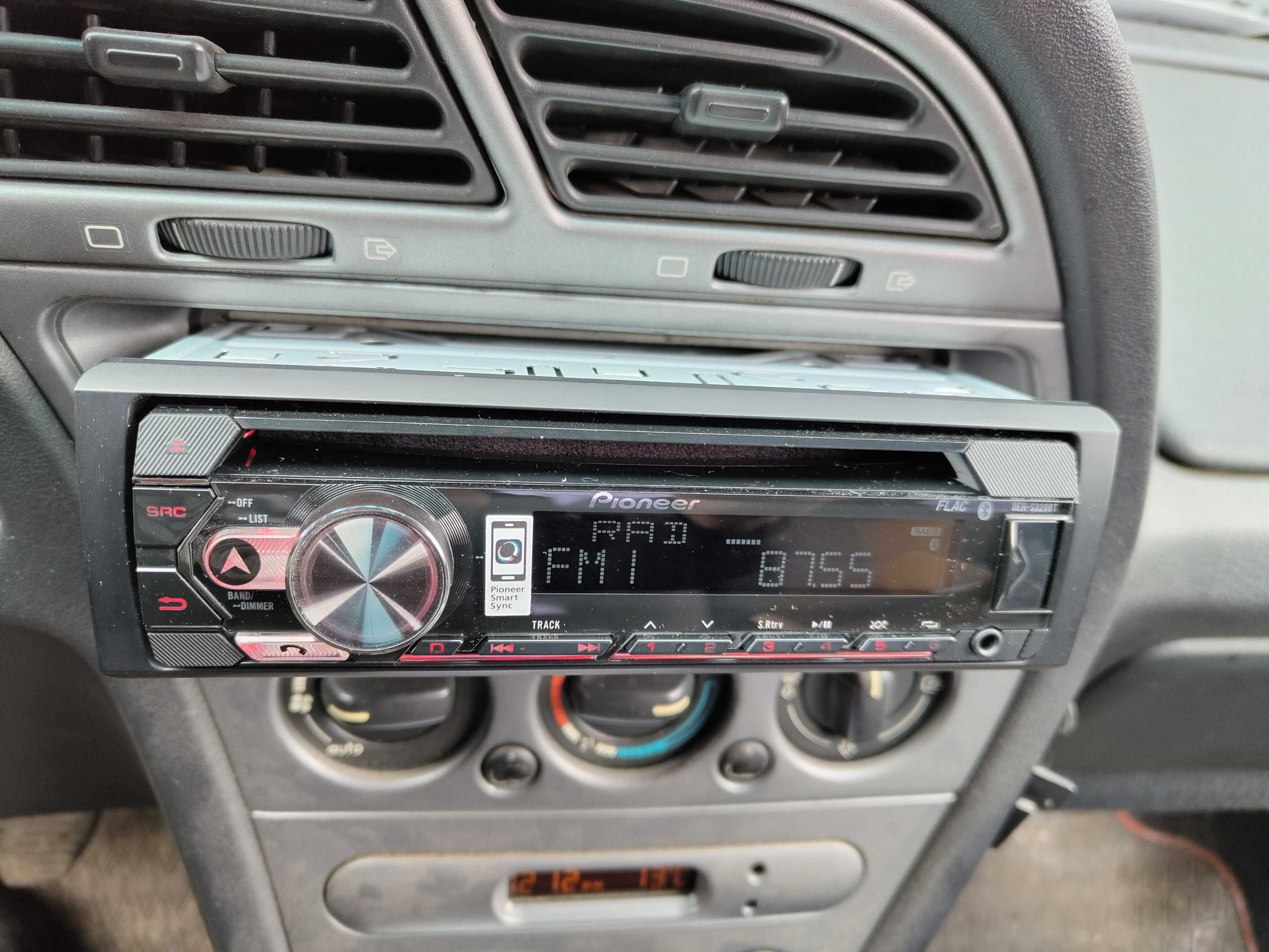 MP3 auto Pioneer cu bluetooth